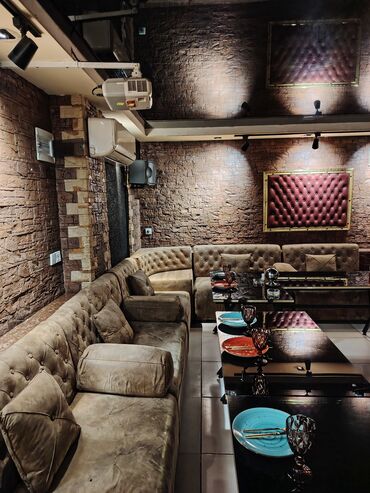 Restoran mebeli: Salam Zəhmət olmasa real alıcılar yazsın TƏCİLİ satılır. Uzunluqu 11