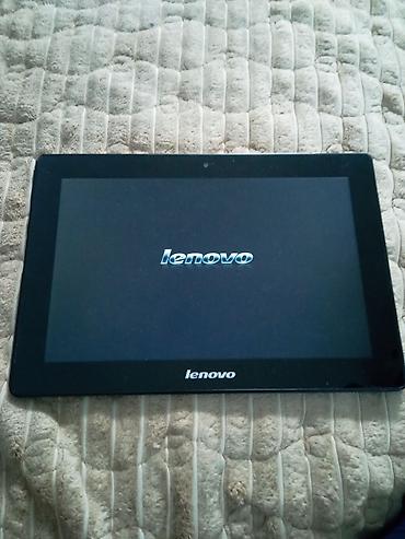 Lenovo: Lenovo tablet – crni - Ekran: oko 10 inča, širok format — 3