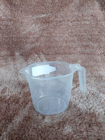 Digər qab-qacaq və mətbəx ləvazimatları: Ölçü qrafinləri dəsti – şəffaf plastik, tutacaqlı və tökmə ağızlı - — 1