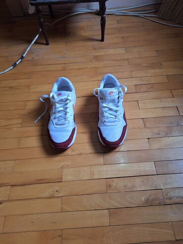 new balance 574 crne: Nike, 41, color - White at lalafo.rs new balance 574 crne: Nike, 41, color - White