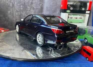 Avtomobil modelləri: Коллекционная модель BMW 545i E60 dark blue 2008 KYOSHO Scale 1:18 — 12