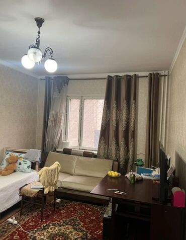 1 комнатная квартира 8 мкр: 2 бөлмө, 52 кв. м, 106-серия, 2 кабат, Косметикалык ремонт
