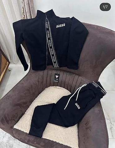 Kompleti: Pamuk skuba
m, l, xl, 2xl
Cena 3200 din — 5
