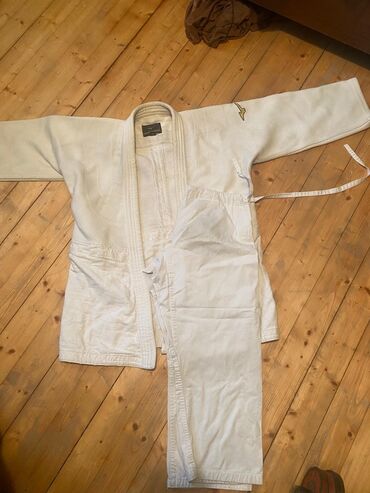 утепленные спортивные костюмы: Judo gi dəsti – IJF təsdiqli • Rəng: ağ • Komplekt: üst geyim (jaket)