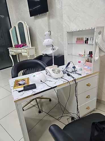 İşlənmiş, Manikür üçün masa