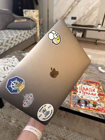 chocolate bar too faced: Ноутбук, Apple, 8 ГБ ОЗУ, Intel Core i5, Б/у, Для несложных задач, память HDD + SSD