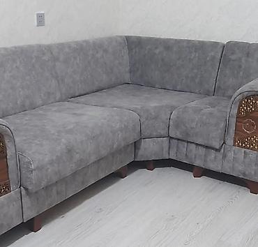 Boz rəngli L formalı künc divanı - Dizayn: Müasir, minimal xəttlər;