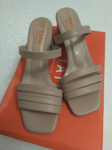 женская летняя обувь: Продаются босоножки нюдового цвета абсолютный must have каждой дамы