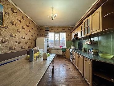 Продажа коттеджей и домов: Продается 2 этажный дом в районе Рабочего городка, на пересечении улиц — 14