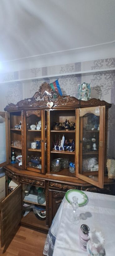 Seyflər: Açılan, 4 qapılı Künc dolab, Bufet