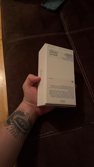 Apple iPhone: IPhone X, 64 GB, Gümüşü, Face ID — 10