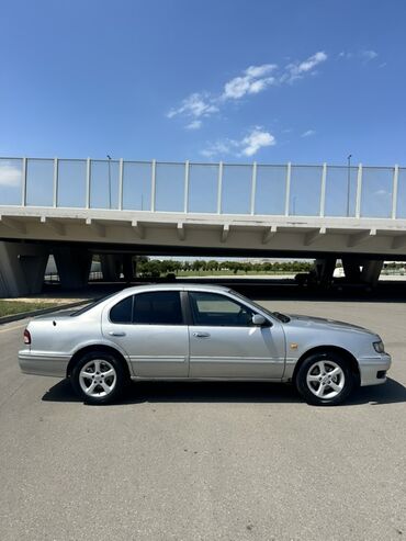 Nissan: Nissan Maxima: 3 l | 1998 il Sedan — 4
