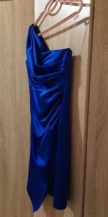 Haljine: Elegantna haljina u plavoj boji. Velicina S, EU (36). Obucena samo — 3