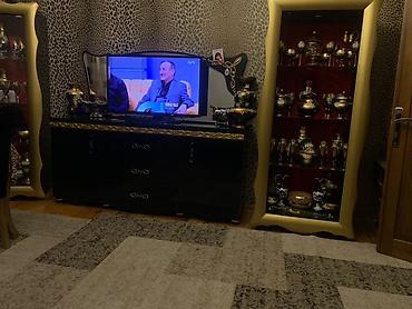Qonaq otağı üçün mebel dəsti Tərkib: - TV altlığı/komod: 3 çekmece və