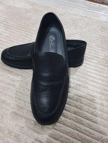 Мокасины и лоферы: Мужская обувь, несколько моделей. 1) Лоферы, черные, 44 размер — цена — 7