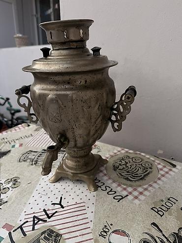 samavar: Klassik rus samovarı – kömür/od közü ilə işləyən metal çay dəmləyən — 5