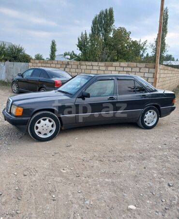 07 masin şəkilləri: Mercedes-Benz 190: 1.8 | 1993 il Sedan