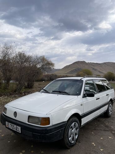 Volkswagen: Volkswagen Passat: 1989 г., 1.8 л, Механика, Бензин, Универсал