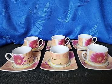 Kuhinjski setovi: Soljice nove porcelanske vintaz. Soljice komada 6 u ceni. Tacne — 11