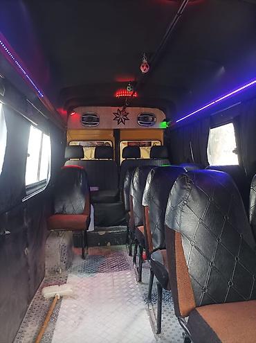 6 neferlik masin: Sərnişin daşıma üçün uyğun mikroavtobus salonu - Geniş salon — 1