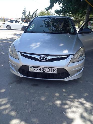 audi kupe: Hyundai i30 hatchback - Kuzov: 5 qapılı hatchback, gümüşü rəng - — 2