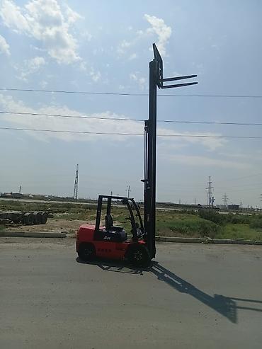 yükleyici: Forklift satilir yaxsi veziyetdedir 500 saat işleyib 3 ton 6 metr çox — 2