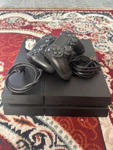 аренда плейстейшен 4: Sony PlayStation 4 (толстая версия, черный цвет) комплект. В