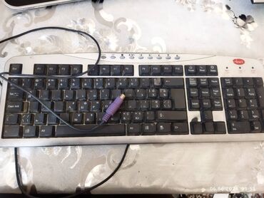 Klaviaturalar: Komputer ucun islenmis klaviatura satilir. zapcast kimi