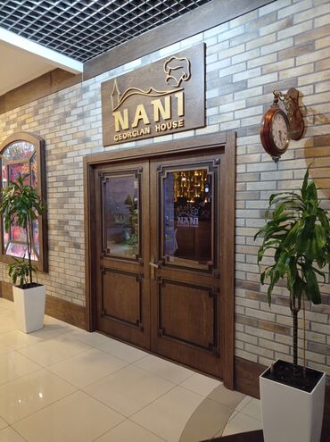 Ofisiantlar: Ofisiant tələb olunur, Restoran, Ayda 2 dəfə ödəniş, 30-45 yaş, 1-2 illik təcrübə