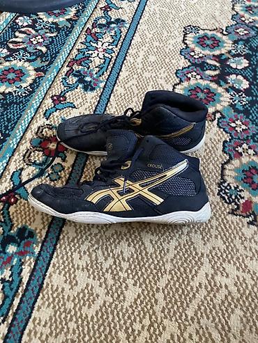 обувь для борьбы: Мужские кроссовки, 43, Asics, Б/у, цвет - Черный — 1