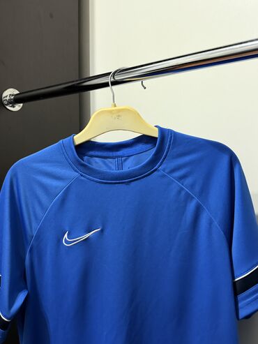 İdman formaları: Yeni Orginal Nike Jaket Və Qısaqol✅ Qısaqol M razmer 25 Azn📌 Jaket S — 8