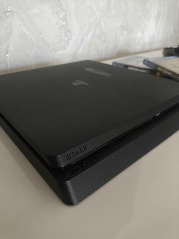 ревизия: PlayStation 4 Slim - 1 TB В комплекте: • Приставка • 2 геймпада — 3