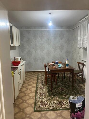 долгосрочный аренда домов: 90 м², 5 комнат, Утепленный, Забор, огорожен