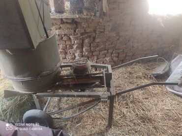 оборудование для корма: Дробил сено корм 25мин