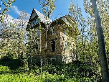 отель бишкек: Продаётся капитальный загородный дом из светлого кирпича в живописном — 6