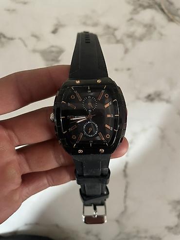 omega speedmaster цена: Мужские наручные часы с кварцевым механизмом. - Корпус: прямоугольный — 2