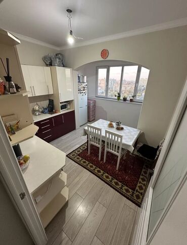 продаётся квартира в токмаке: 2 бөлмө, 74 кв. м, 106-серия, 8 кабат, Косметикалык ремонт