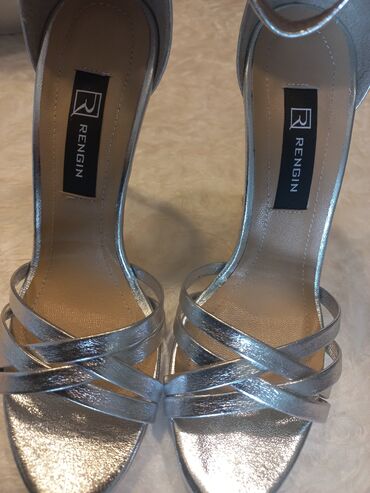 женские вечерние туфли: Размер: 38, цвет - Серебристый, Новый