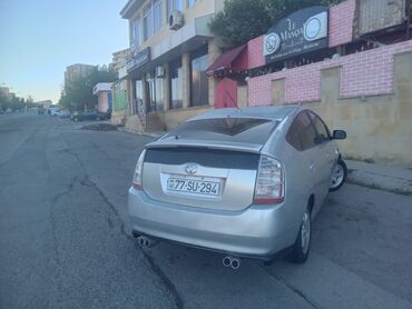 Toyota: Toyota Prius: 1.5 l | 2005 il Hetçbek