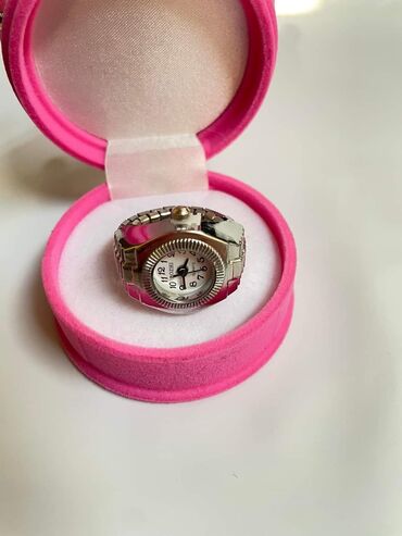 Prstenje: Prsten sat (Podesiv)
Cena:1000din — 14