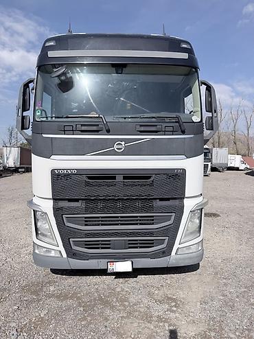Тягач, Volvo, 2017 г., Тентованный