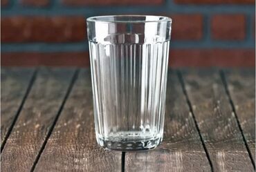 граненный стакан: Граненные стаканы, не СССР
НОВЫЕ!
Количество 6 штук
Объем 150 мл