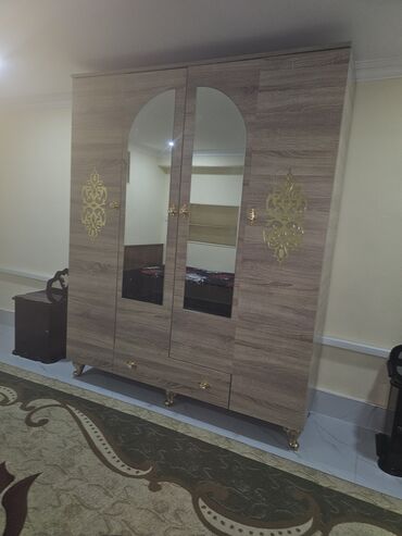 Otaqların uzunmüddətli kirayəsi: Kirayə üçün kiçik studiya tipli otaq. Xüsusiyyətlər: - Açıq mətbəx — 7