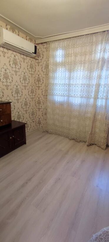 Uzunmüddətli kirayə mənzillər: Neftçilər metrosu,,26 saylı poliklinikanın yanında,Lotos ticarət — 4