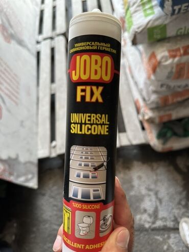Шпаклевка: Универсальный силиконовый герметик Jobo Fix предназначен для