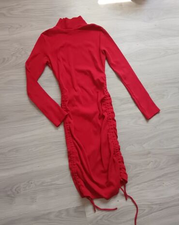Haljine: Crvena haljina sa naborima, veličina S
