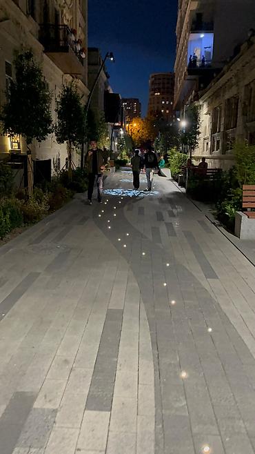 kirayə pub: Mərkəzdətorgovidan giş parkina gedən yeni acilan parkinda 60 m2 — 4