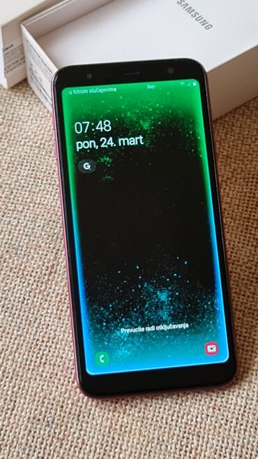 Ostali mobilni telefoni: Telefon kao nov malo koriscen nema mane, stanje 10 od 10.sve radi — 10