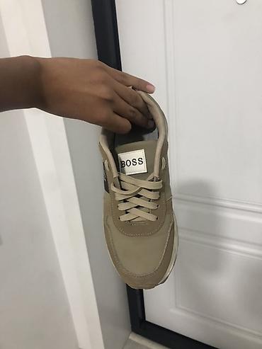 обувь италия: Мужские кроссовки, 38, Hugo Boss, Б/у, цвет - Бежевый, Самовывоз — 1