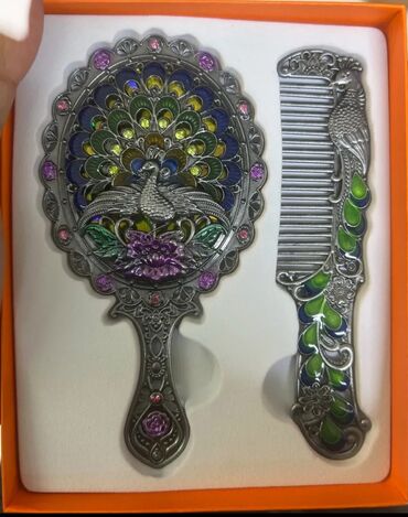 Digər aksesuarlar: Üzərində qırmızı,qara və ağ rənglərin qarışığı ilə simmetrik butalı — 6